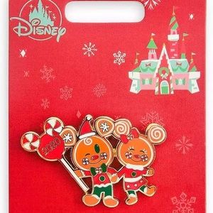 Gingerbread Mickey and Minnie design Commemorative 2020 logo Pin